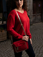 Charger l&#39;image dans la galerie, Pull col V rouge Angélique
