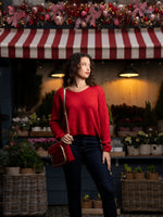 Charger l&#39;image dans la galerie, Pull col V rouge Angélique
