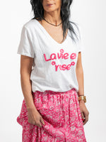 Charger l&#39;image dans la galerie, Tee-shirt blanc La vie en rose
