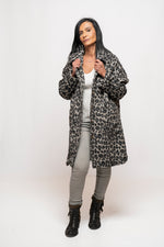 Charger l&#39;image dans la galerie, Manteau léopard gris Monica
